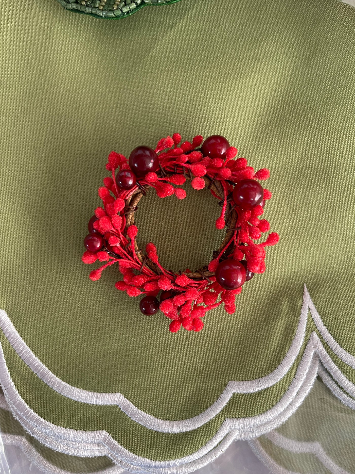 Christmas Berry Mini Wreath Napkin Ring - Red