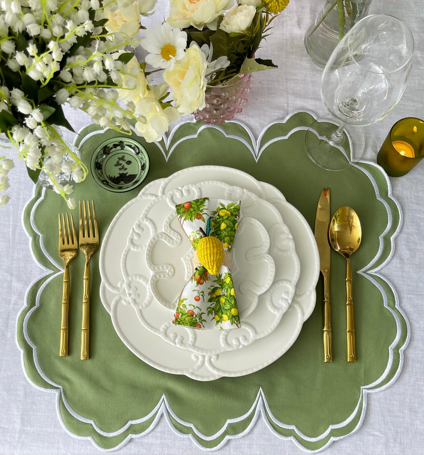 'High Tea' Placemat and Napkin Set - Soft Green Scalloped