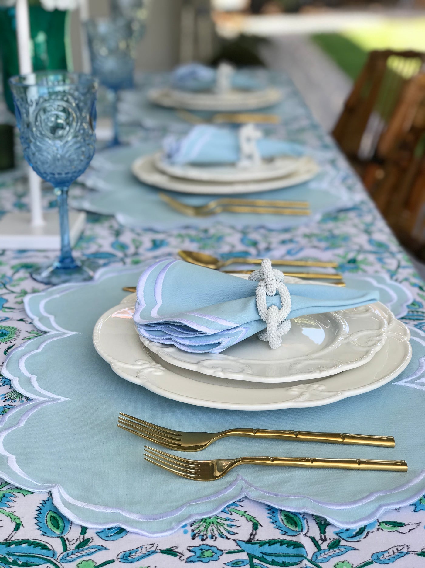 'High Tea' Placemat and Napkin Set - Pale Blue Scalloped