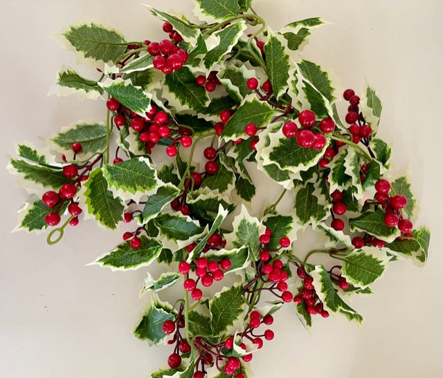 Holly and Red Berry Garland 170cm